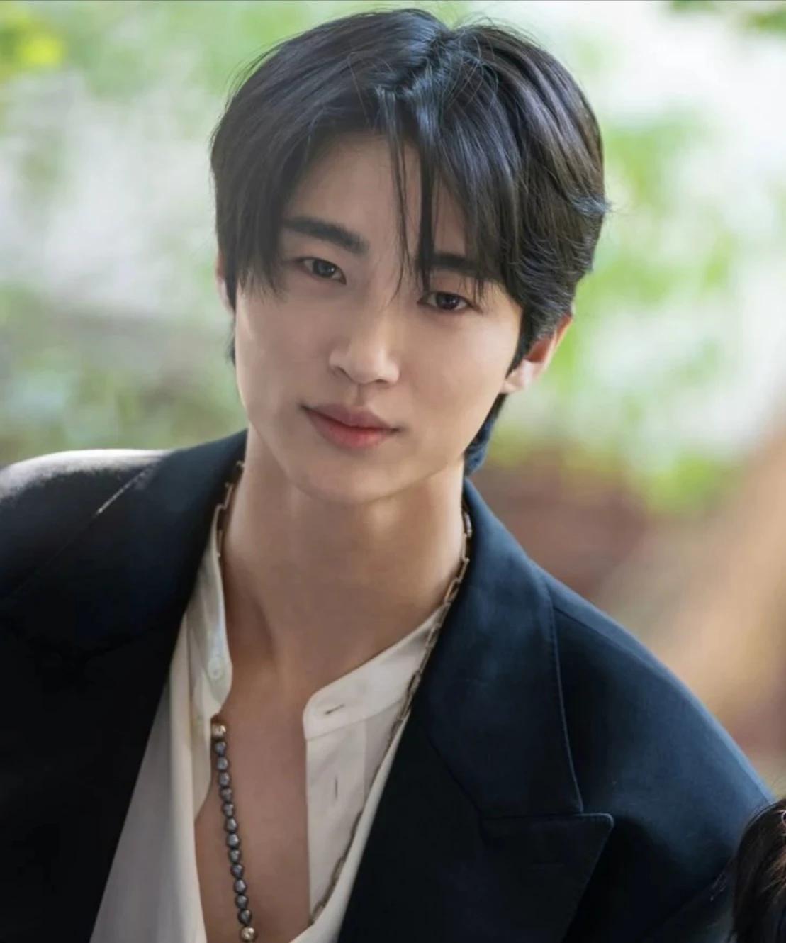 Byeon woo seok  thumbnail
