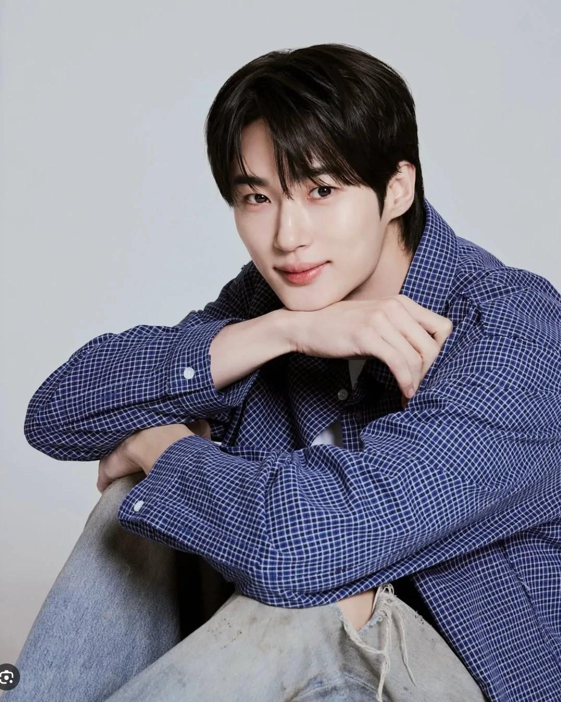 Byeon woo seok  thumbnail