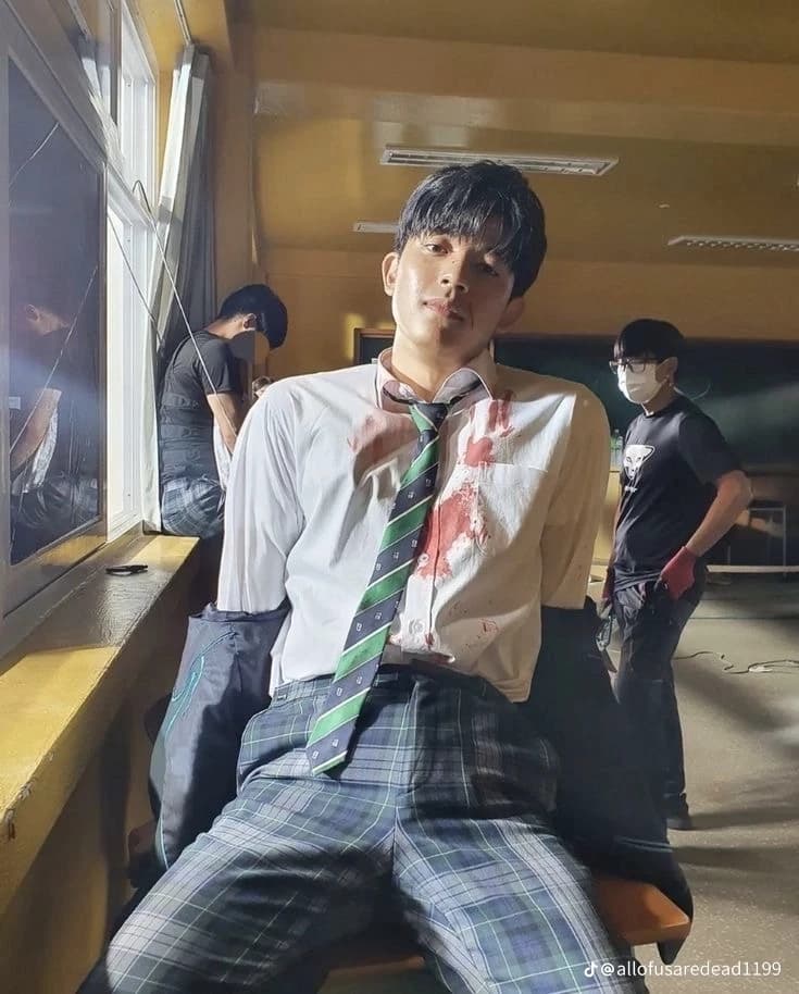 Lee su-hyeok  thumbnail