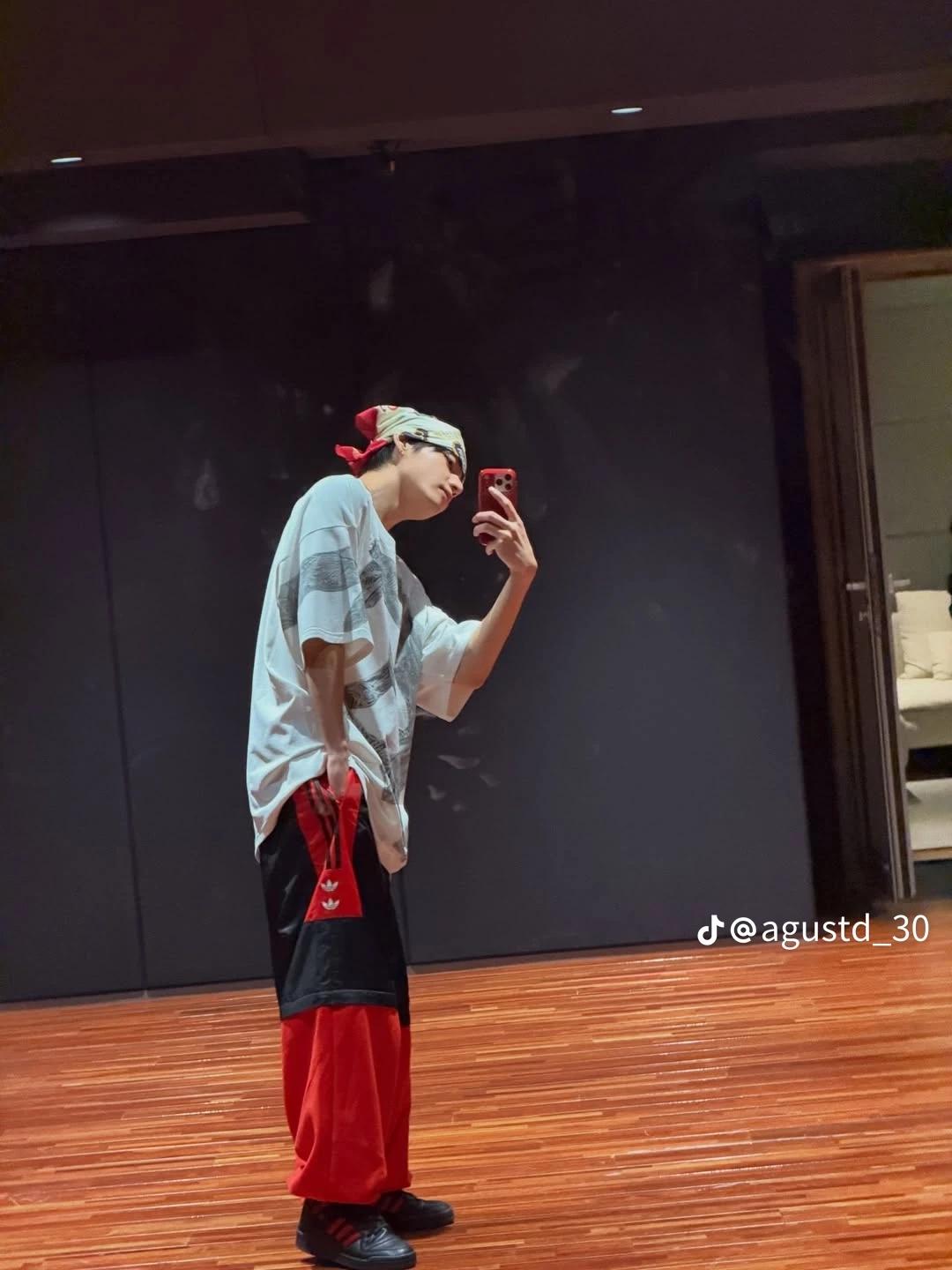 Taehyung  thumbnail