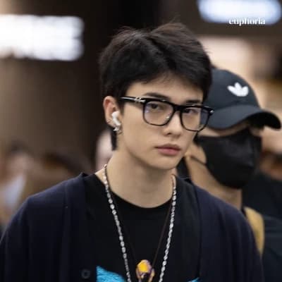 Hyunjin thumbnail