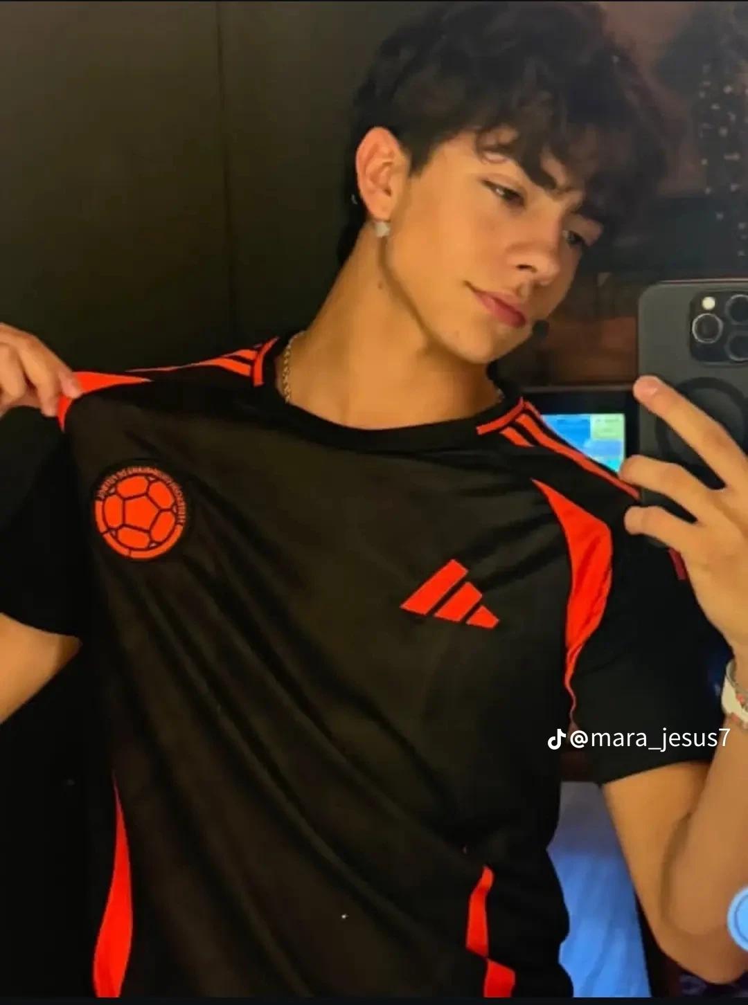 Lukas Urquijo  thumbnail