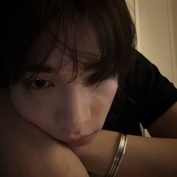 Hwang Hyunjin thumbnail