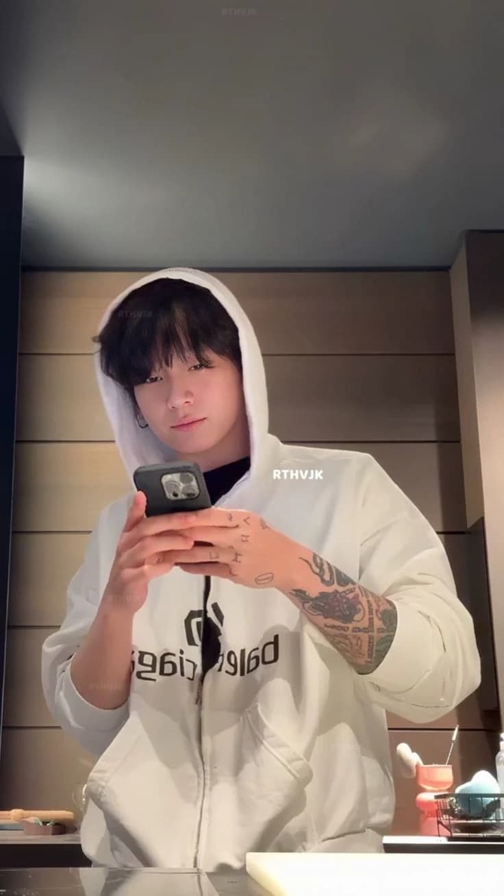 Jeon Jungkook thumbnail