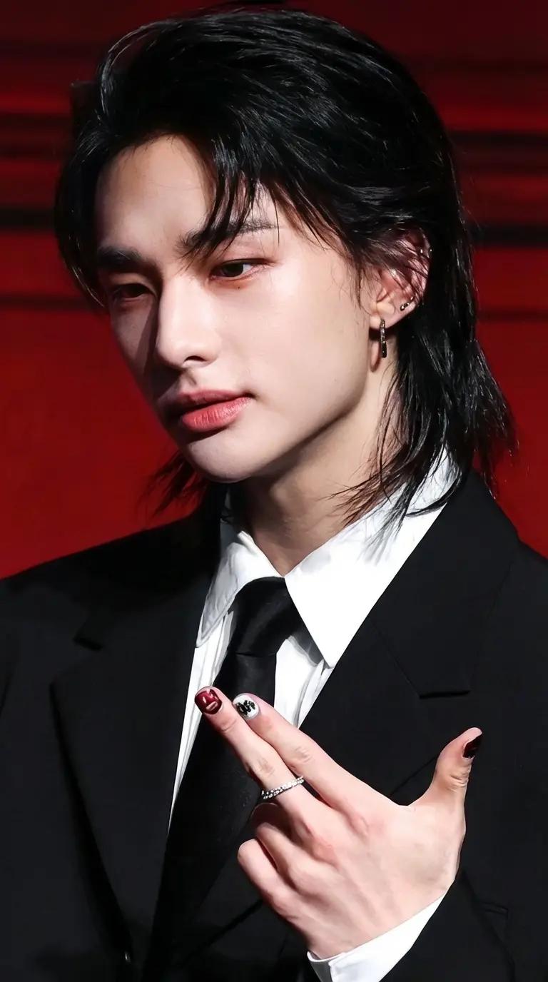 Hwang Hyunjin thumbnail