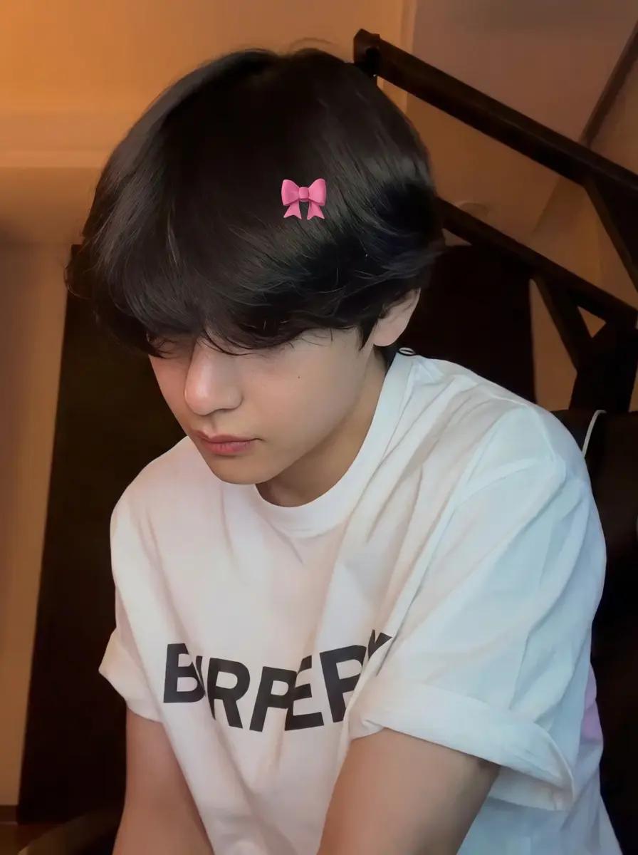 Kim Taehyung thumbnail