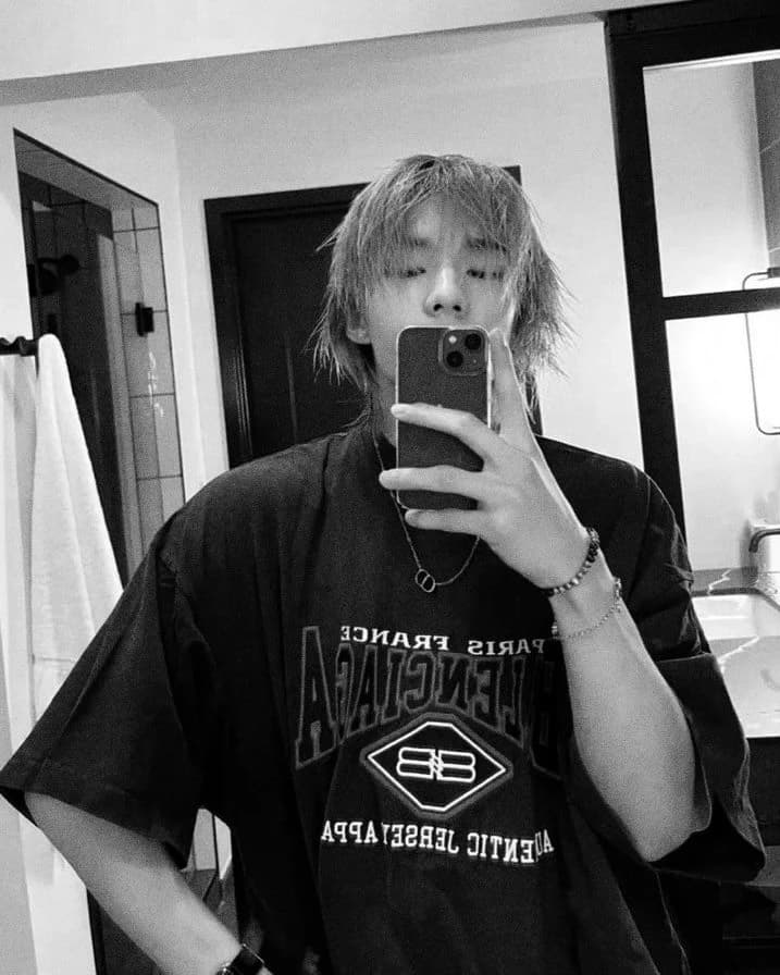 Hwang Hyunjin  thumbnail