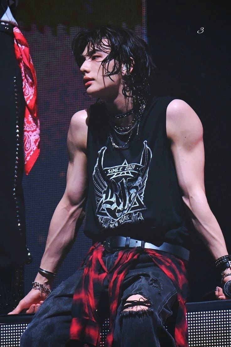 Hwang Hyunjin thumbnail