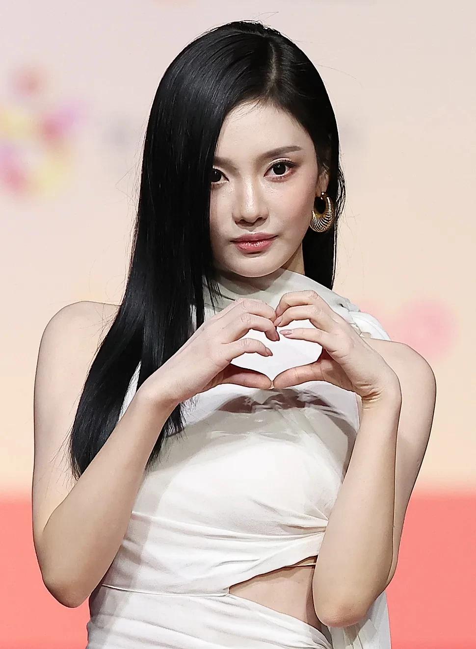Ningning (Níng Yìzhuō) thumbnail