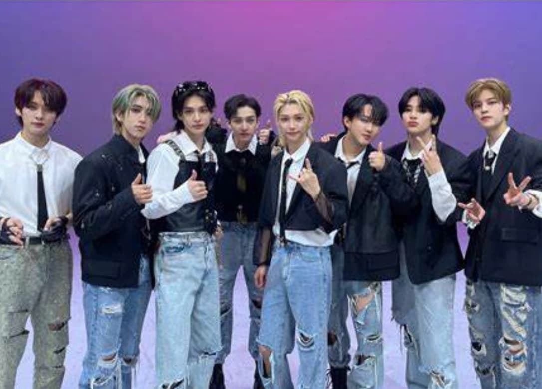 Stray kids thumbnail
