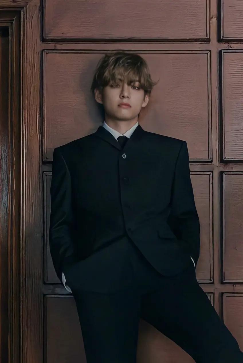 Kim Taehyung thumbnail