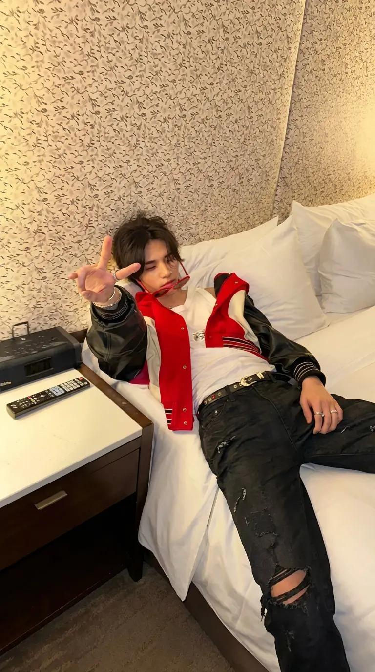 Hwang Hyunjin thumbnail