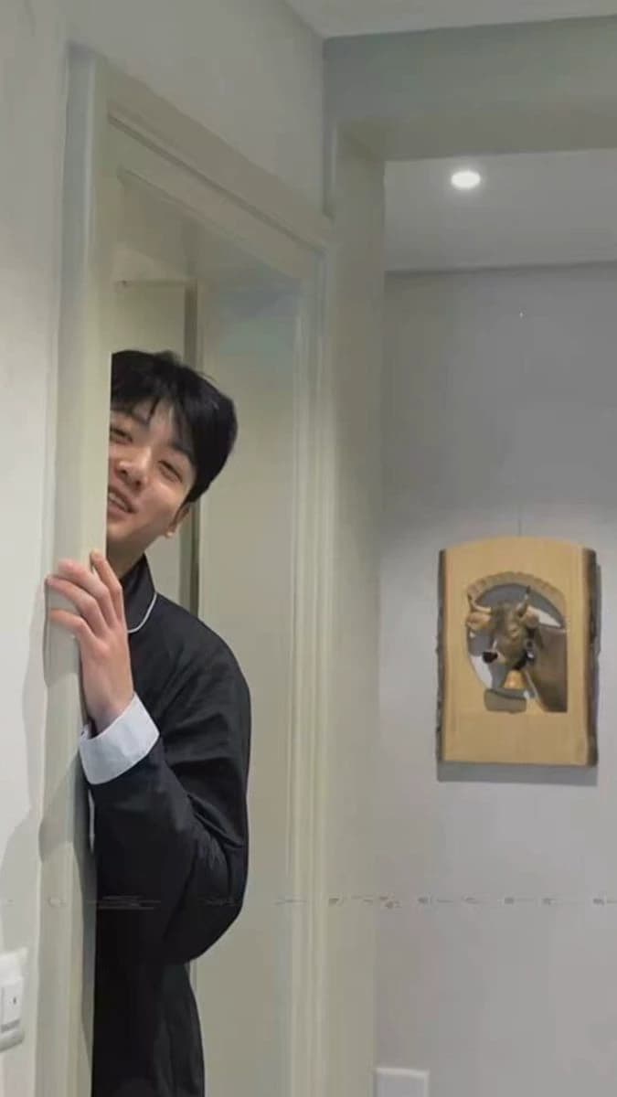 Jeon Jungkook- idol husband thumbnail