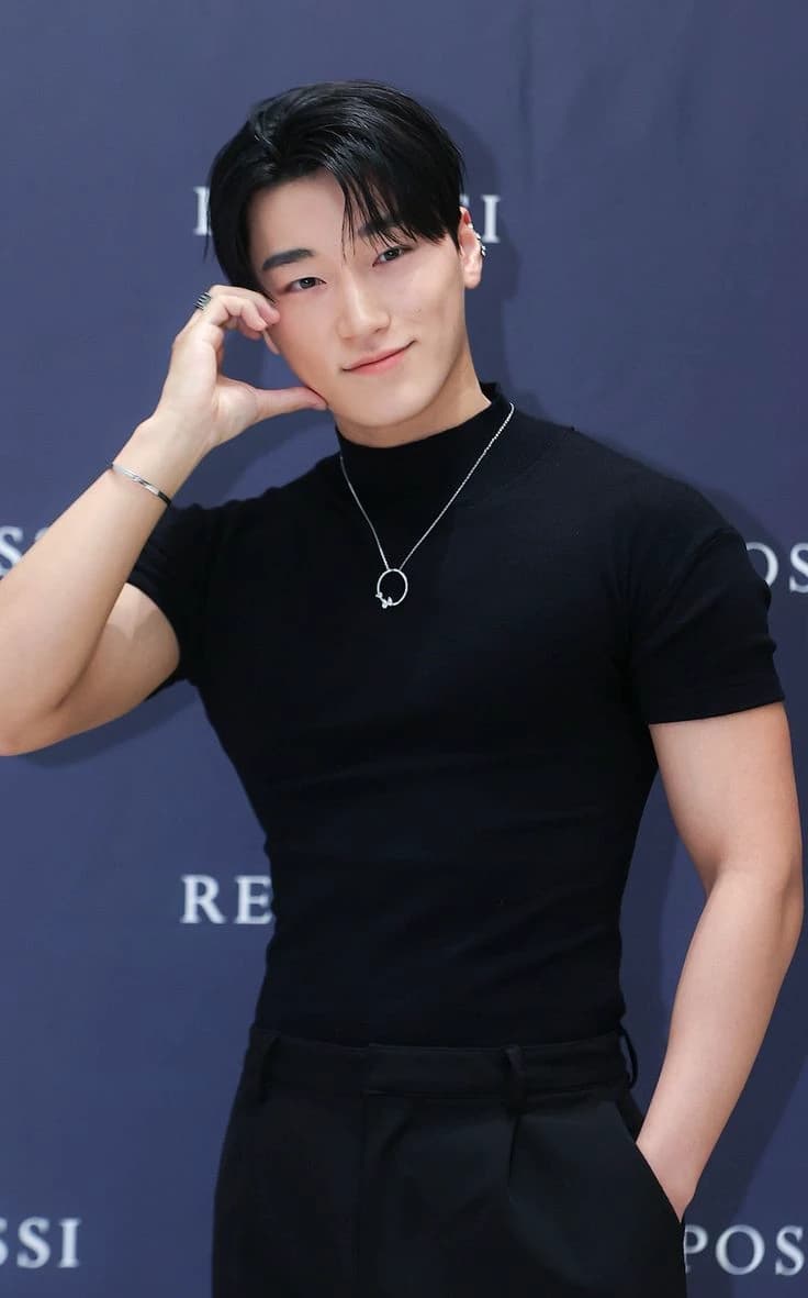 Choi San thumbnail