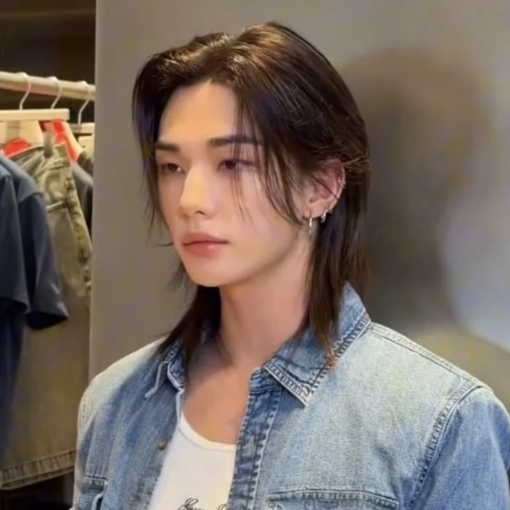hyunjin  thumbnail
