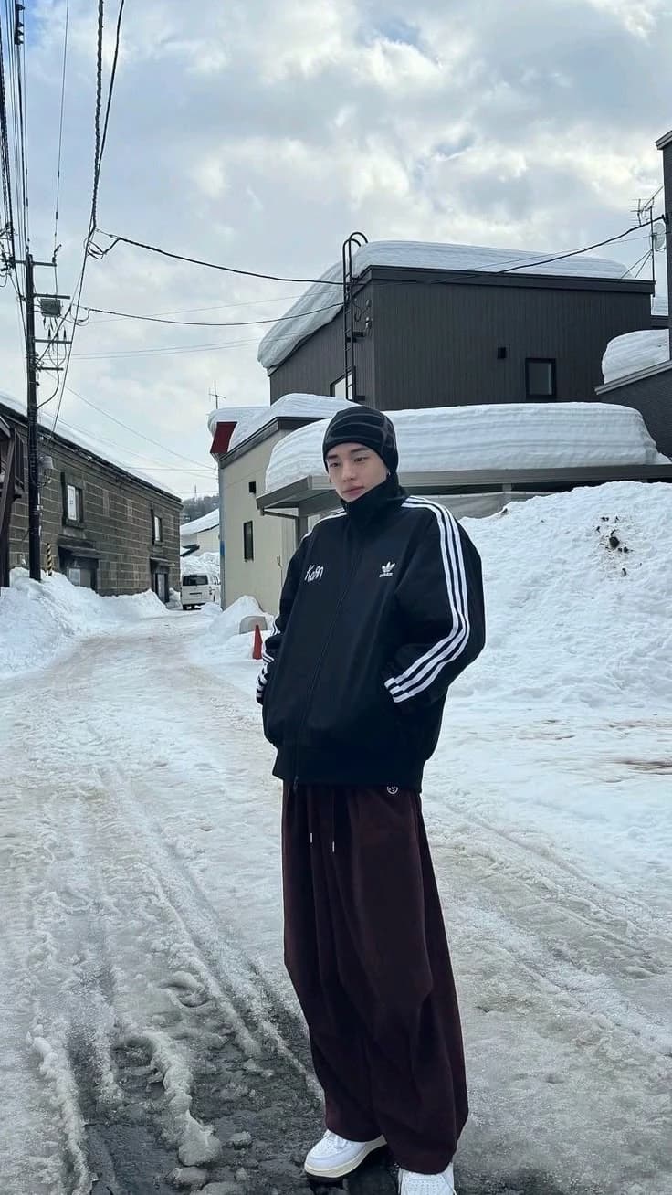 Hyunjin  thumbnail
