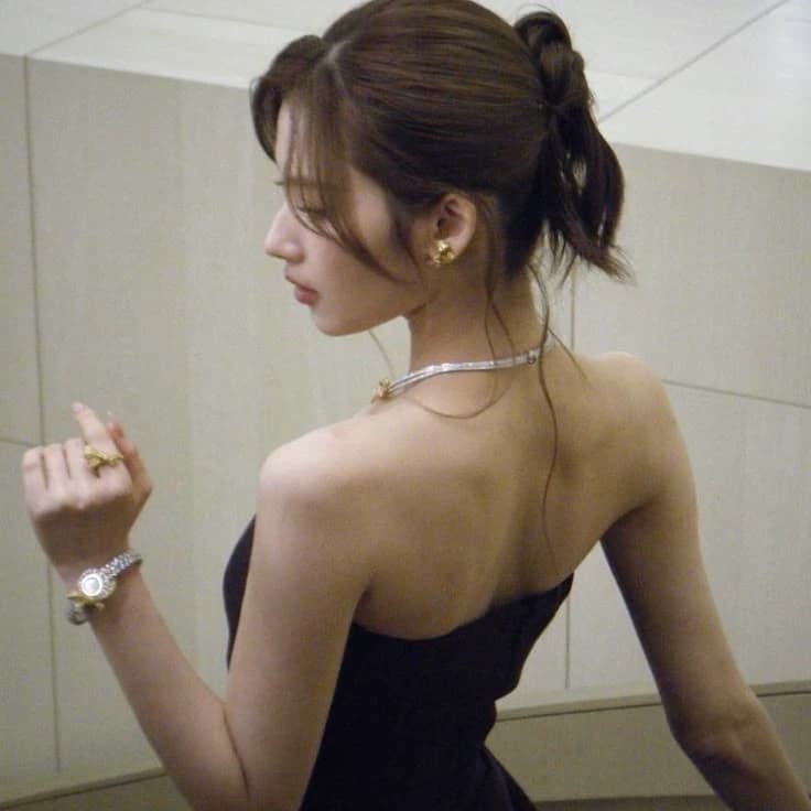 Minatozaki Sana thumbnail