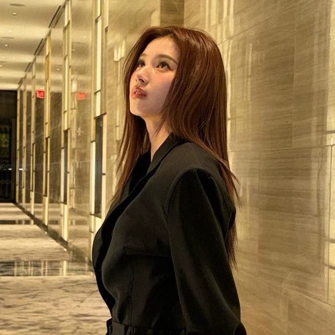 Minatozaki Sana thumbnail