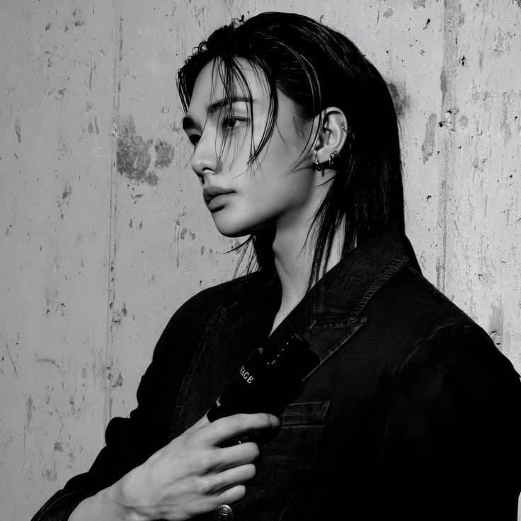 Hwang Hyunjin thumbnail