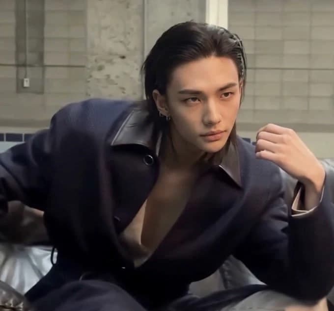 Hwang Hyunjin  thumbnail