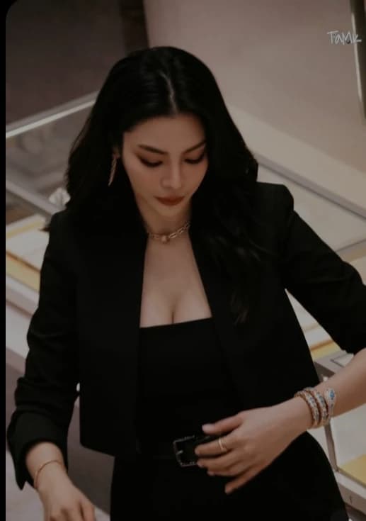 Faye || Gl/Wlw thumbnail