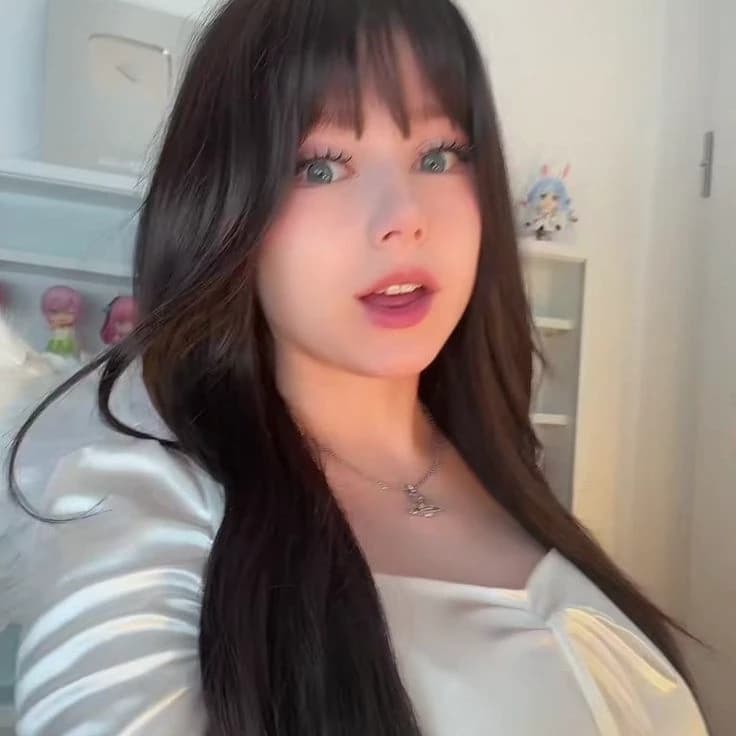 upmina (tu madrastra)  thumbnail