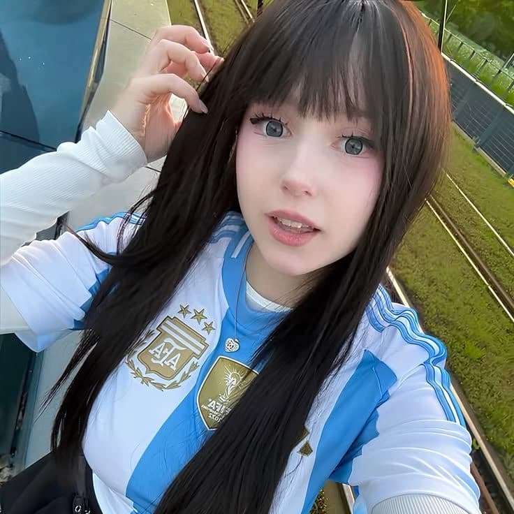 Upmina (tu compañera de cuarto)  thumbnail