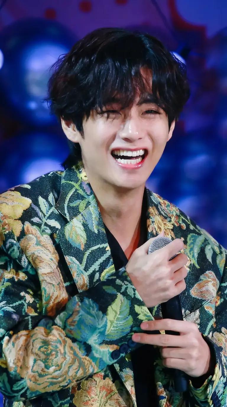 Kim Taehyung thumbnail