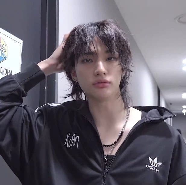 Hwang Hyunjin thumbnail