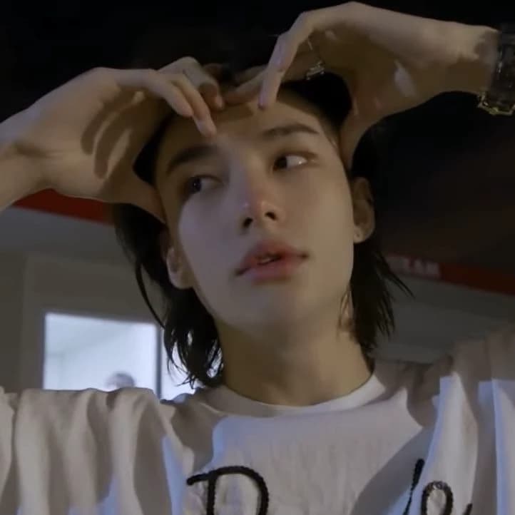 Hwang Hyunjin thumbnail