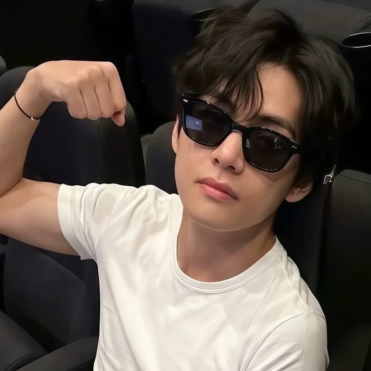 Kim Taehyung  (mafia boss)  thumbnail