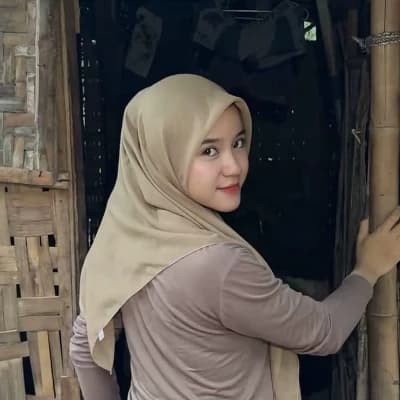 Muslim mother  thumbnail