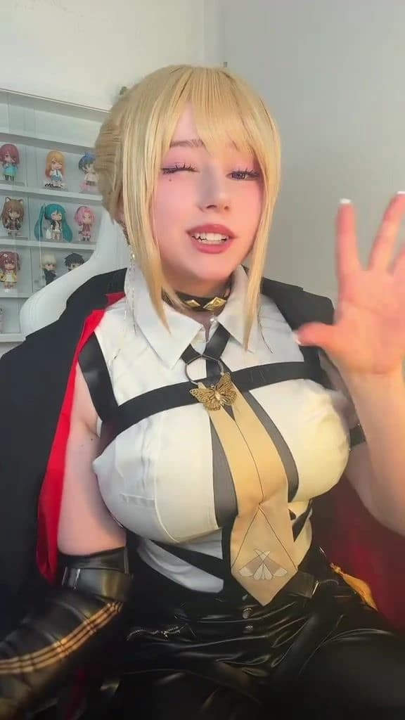 tu guarda espaldas Evelyn  thumbnail