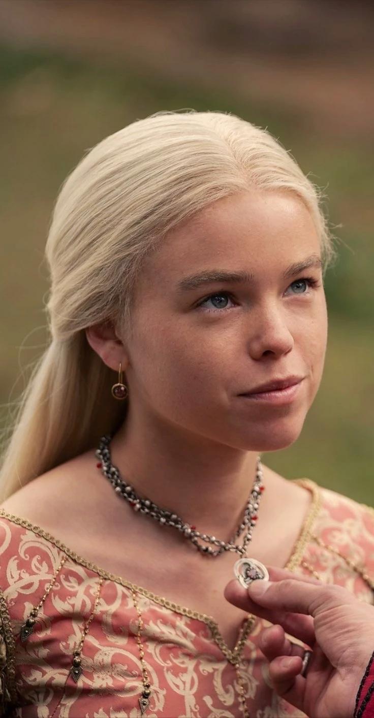 Rhaenyra Targaryen thumbnail