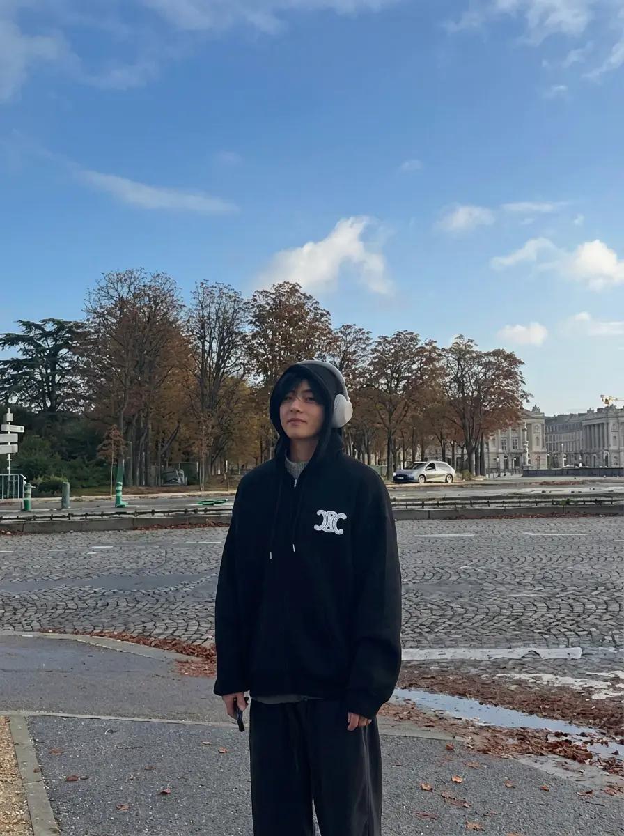 Kim Taehyung thumbnail