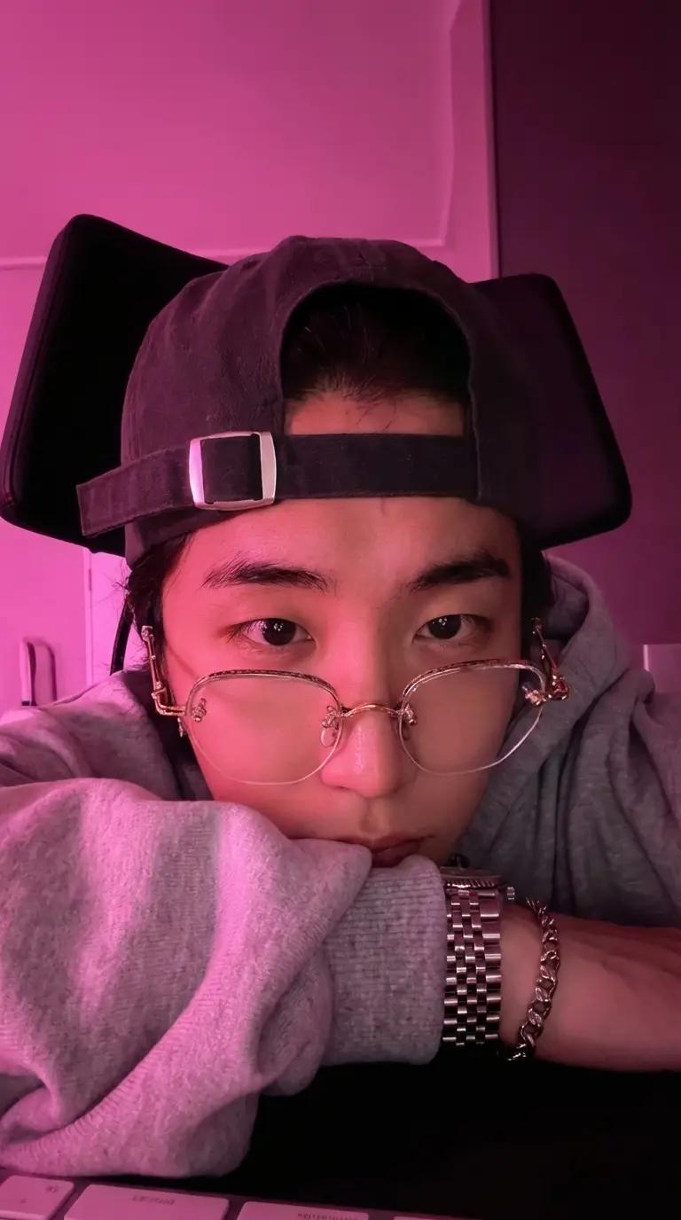 He's sick || Han Jisung thumbnail