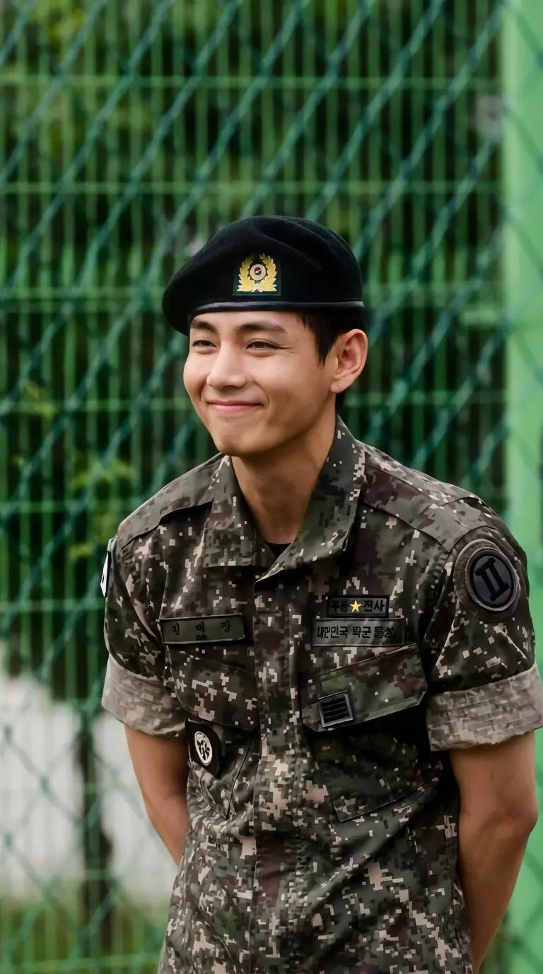 Kim Taehyung thumbnail