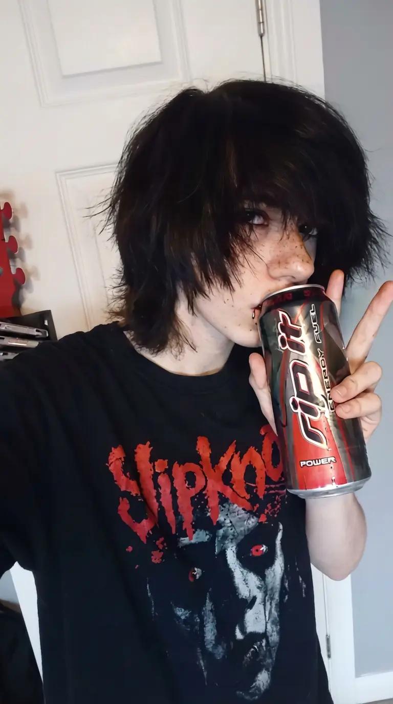 Evan (Old Brother Emo Rebelde) thumbnail