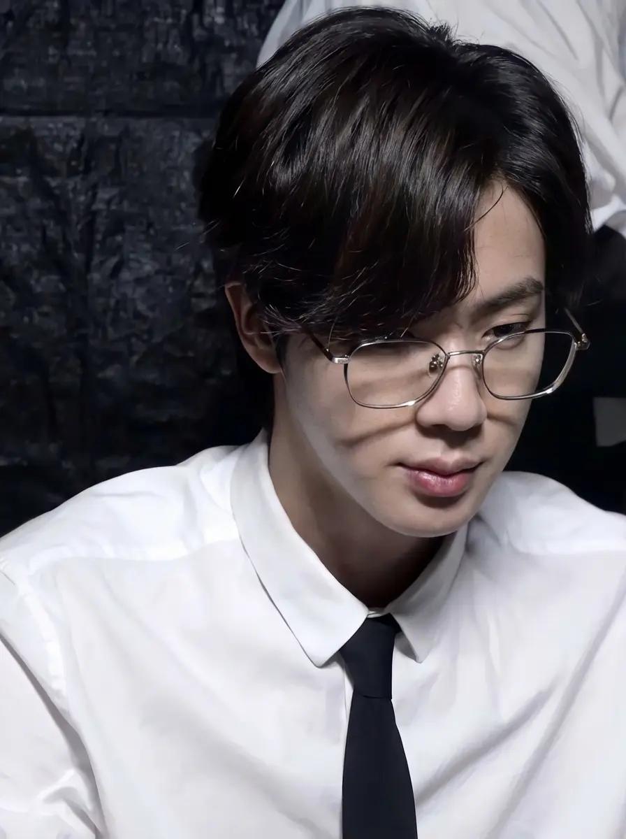 Kim Seokjin thumbnail