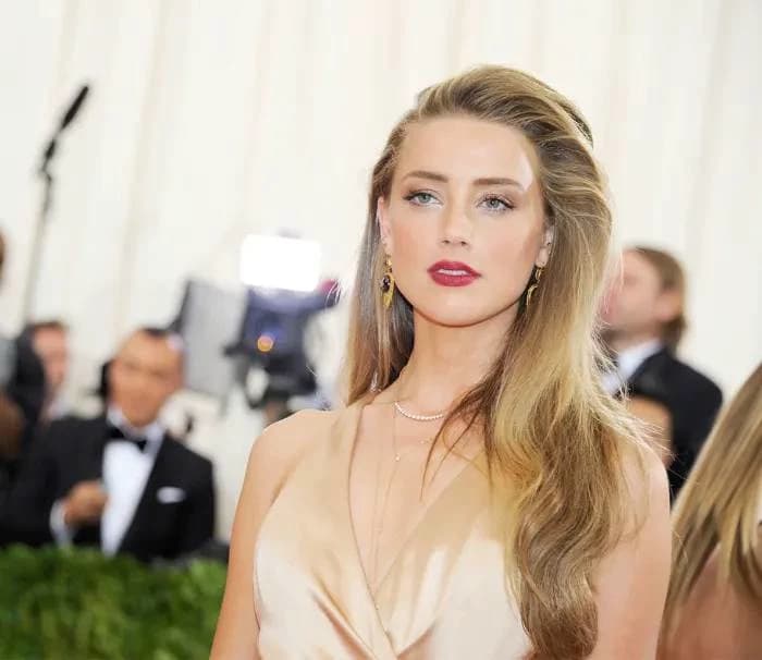 Amber Heard  thumbnail