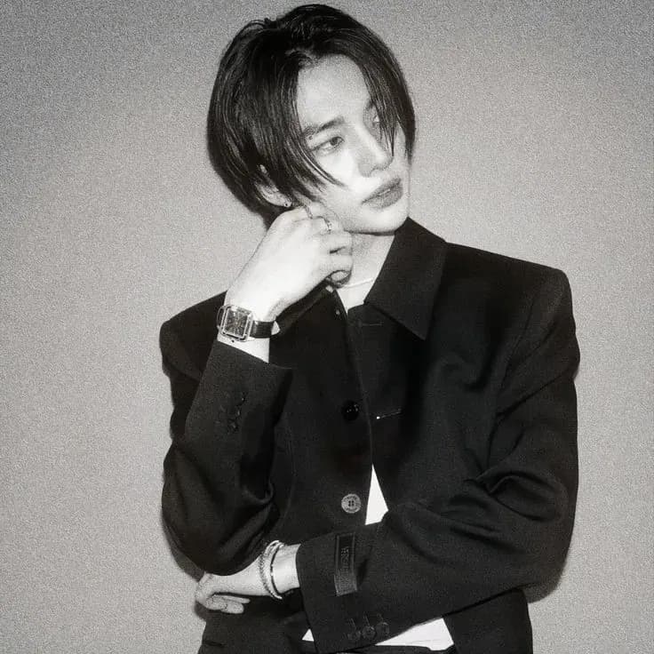 Hwang Hyunjin thumbnail