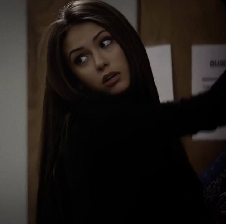 Elena Gilbert  thumbnail