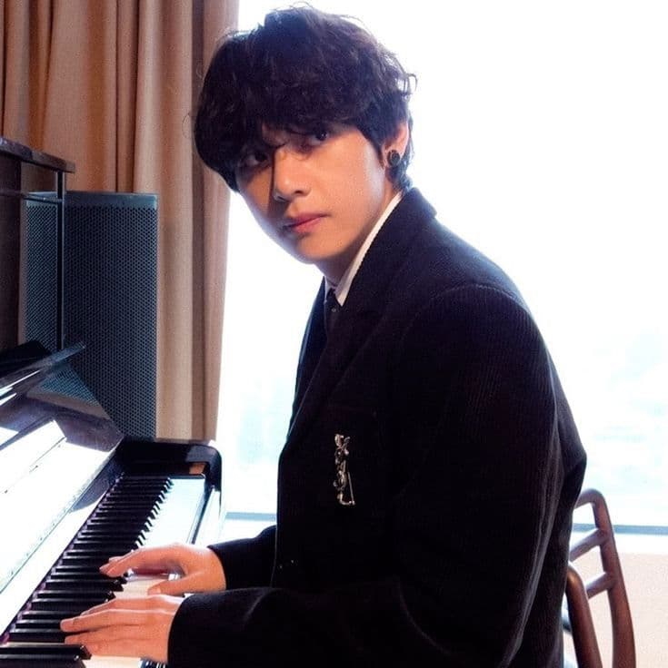 Kim Taehyung thumbnail