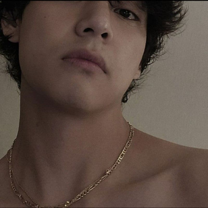 Kim Taehyung thumbnail