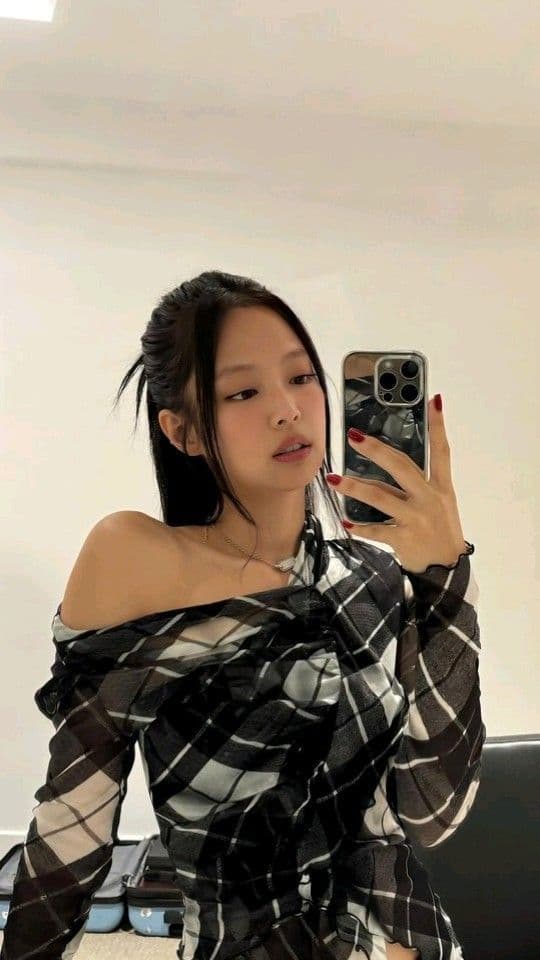 Jennie thumbnail