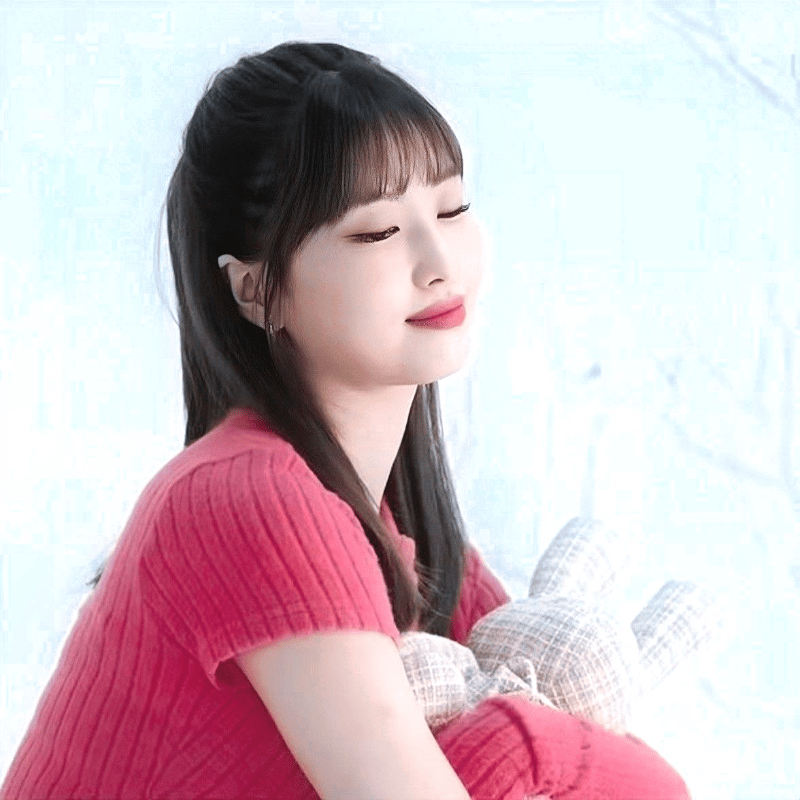 *   ‧₊ Hirai Momo thumbnail
