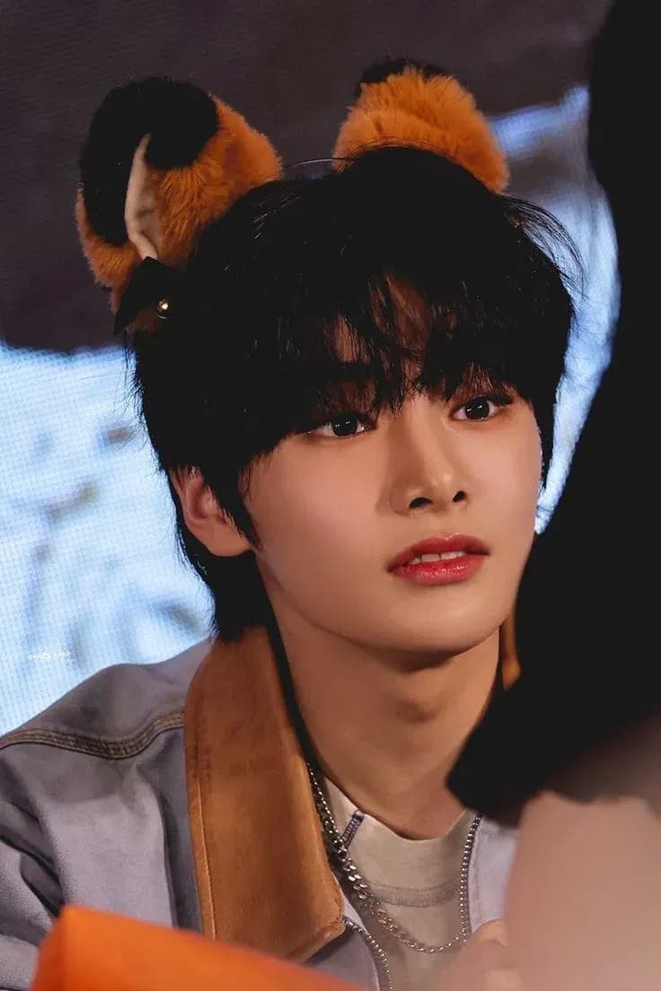 Jeongin thumbnail