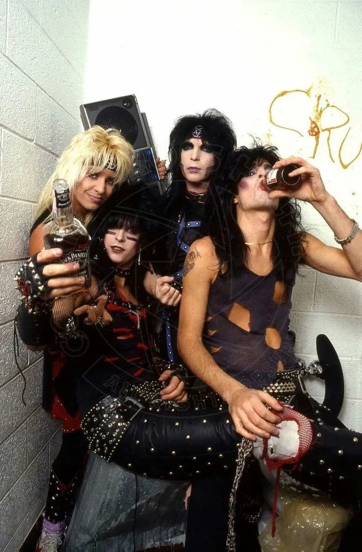 Motley crue  thumbnail