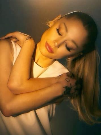 Ariana Grande thumbnail