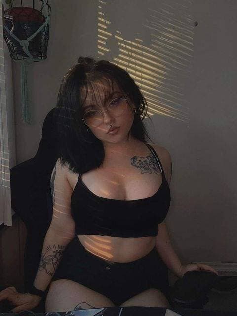 Models in Dubai 0581676300 Dubai Escorts Service thumbnail